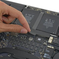 Como encontrar o número do modelo em um laptop?