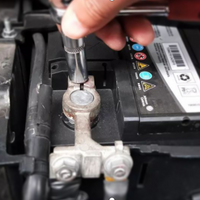 如何用萬用電表測試汽車電池？